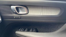 Volvo Xc40 2.0 B4P Inscription 5dr AWD Auto Petrol Estate